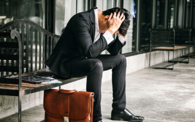 Cuando el liderazgo fracasa: Las trampas invisibles que derriban imperios